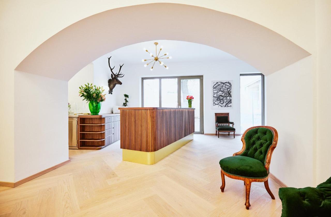 Boutiquehotel Zum Goldenen Hirschen Gmunden Exterior photo