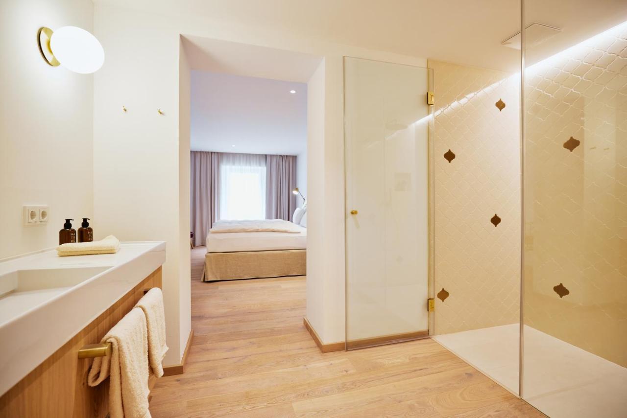 Boutiquehotel Zum Goldenen Hirschen Gmunden Exterior photo