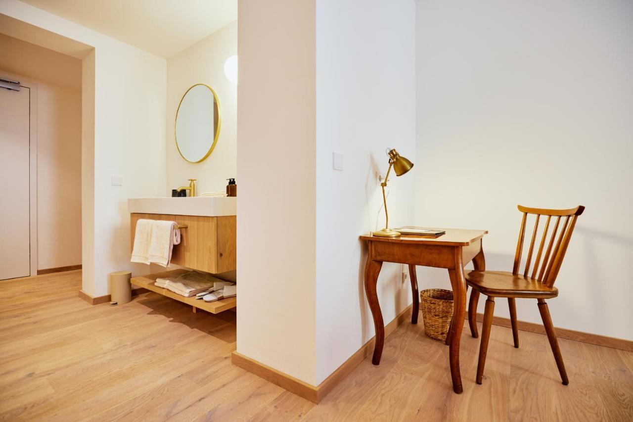 Boutiquehotel Zum Goldenen Hirschen Gmunden Exterior photo