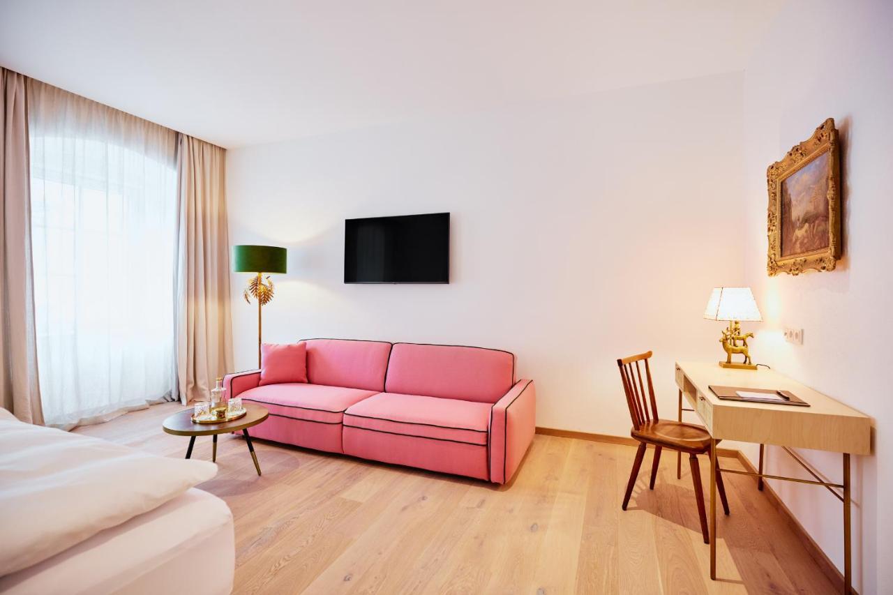 Boutiquehotel Zum Goldenen Hirschen Gmunden Exterior photo