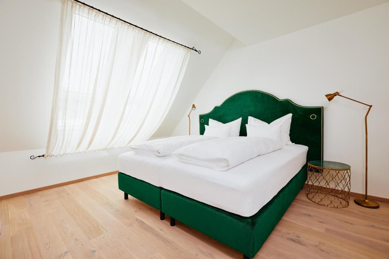 Boutiquehotel Zum Goldenen Hirschen Gmunden Exterior photo